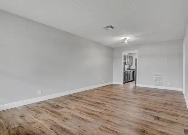 Property at 6860 Prutzman Rd Unit 7, Beaumont, TX, 77706, 2 beds, 1 bath, [object Object]