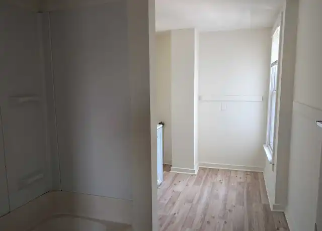 Property at 80 Strongs Ave Unit 6, Rutland, VT, 05701, 3 beds, 1 bath, [object Object]