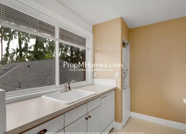 Property at 568 S State St Unit 9C, Lake Oswego, OR, 97034, 1 bed, 1 bath, [object Object]