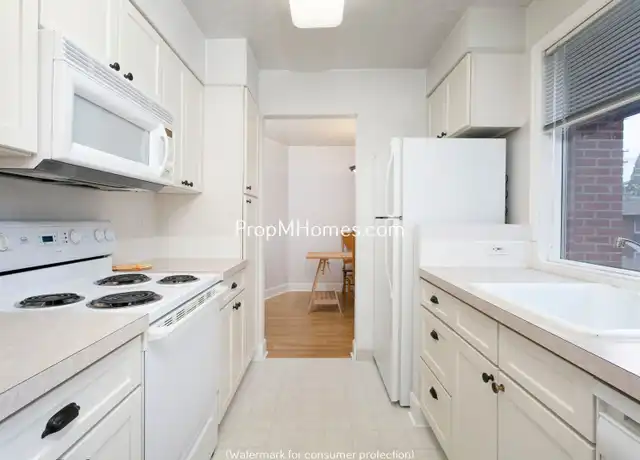 Property at 568 S State St Unit 9C, Lake Oswego, OR, 97034, 1 bed, 1 bath, [object Object]