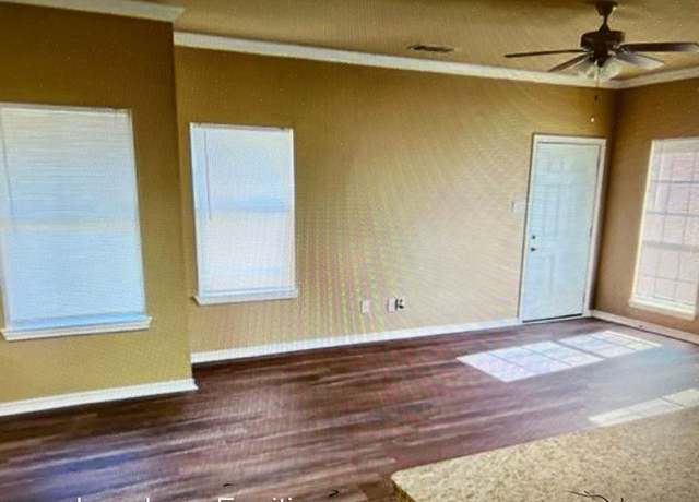 Photo of 1058 Newcastle Dr, Weatherford, TX 76086