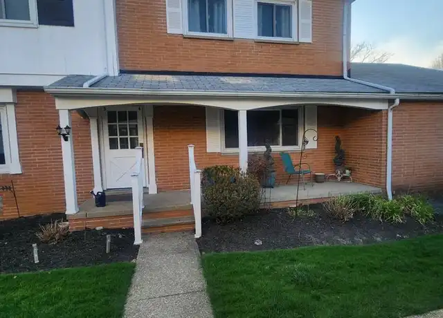 Property at 4714 Walford Rd Unit 4E, Cleveland, OH, 44128, 3 beds, 1 bath, [object Object]