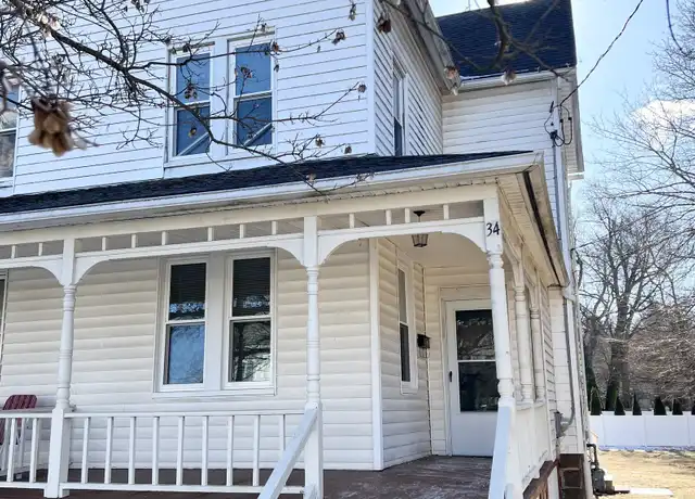 Property at 34 W Silver St, Middletown, CT, 06457, 3 beds, 1 bath, [object Object]