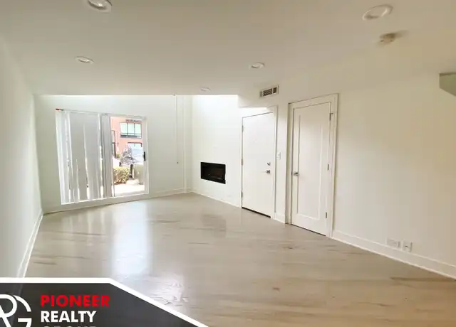 Property at 944 W Grace St Unit 954-D101, Chicago, IL, 60613, 1 bed, 1 bath, [object Object]