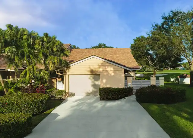 Property at 533 Prestwick Cir, Palm Beach Gardens, FL, 33418, 2 beds, 2 baths, [object Object]
