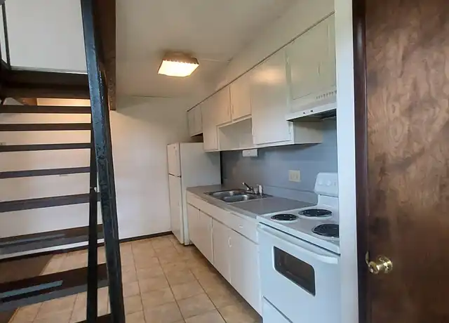 Property at 189 Buckingham St Unit D, Newark, OH, 43055, 1 bed, 1 bath, [object Object]