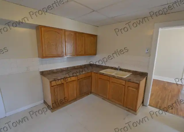 Property at 5 S Broadway St, Joliet, IL, 60436, 3 beds, 1 bath, [object Object]