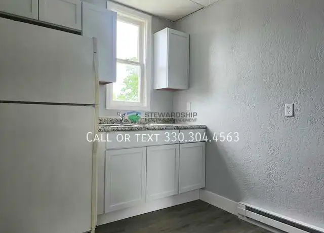Property at 1103 Walnut Ave NE Unit 6, Canton, OH, 44704, 1 bed, 1 bath, [object Object]