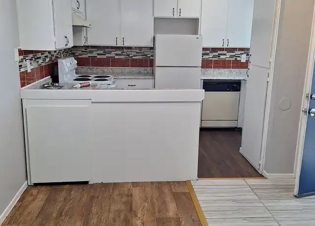 Property at 7259 S Land Park Dr Unit B1, Sacramento, CA, 95831, 2 beds, 1 bath, [object Object]