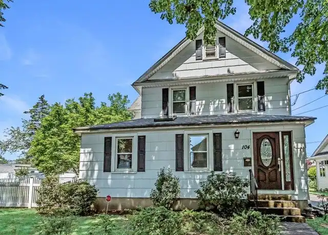Property at 104 Sheridan Ave, Williston Park, NY, 11596, 3 beds, 2 baths, [object Object]