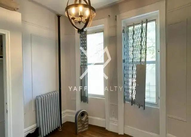 Property at 784 Saint Johns Pl Unit 1R, Brooklyn, NY, 11216, 4 beds, 1 bath, [object Object]