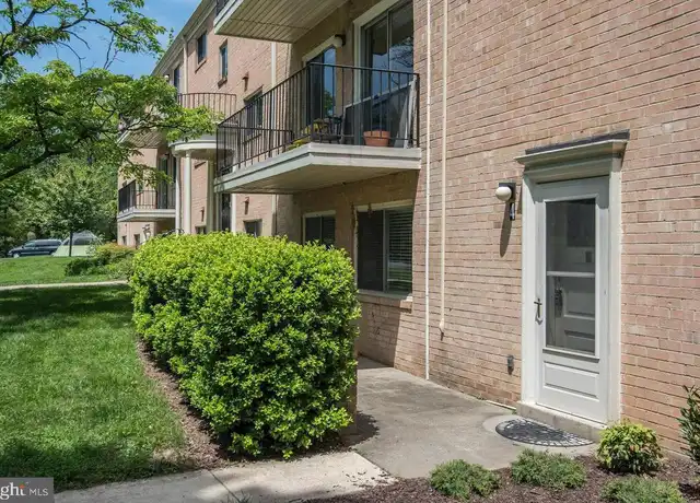 Property at 10667 Montrose Ave Unit M4, Bethesda, MD, 20814, 3 beds, 2 baths, [object Object]