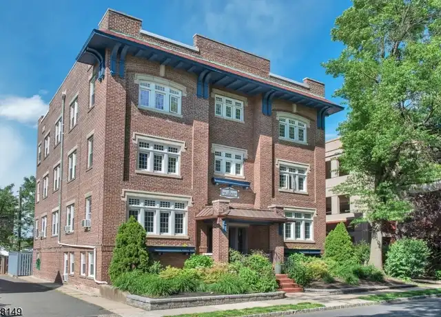 Property at 15 The Cres #7, Montclair, NJ, 07042, 2 beds, 1 bath, [object Object]