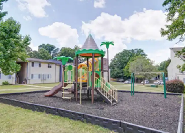 Property at 1305 Hunter Oaks Ln Unit 114, Charlotte, NC, 28213, 1 bed, 1 bath, [object Object]