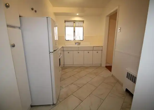 Property at 750 E 200 S Unit 7, Salt Lake City, UT, 84102, 2 beds, 1 bath, [object Object]