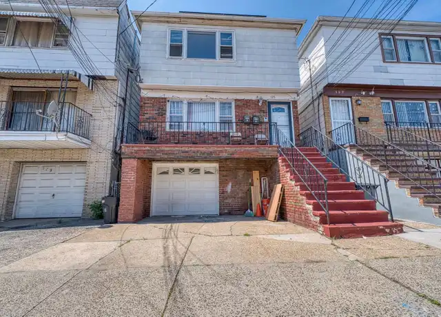 Property at 125 Garfield Ave Unit 2-2, Jersey City, NJ, 07305, 3 beds, 1 bath, [object Object]