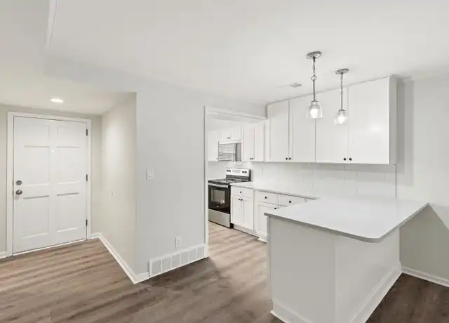 Property at 187 S Eagle Creek Dr, Lexington, KY, 40515, 2 beds, 1.5 baths, [object Object]