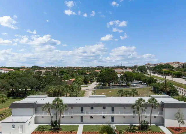 Photo of 100 SW 14th St, Boca Raton, FL 33432