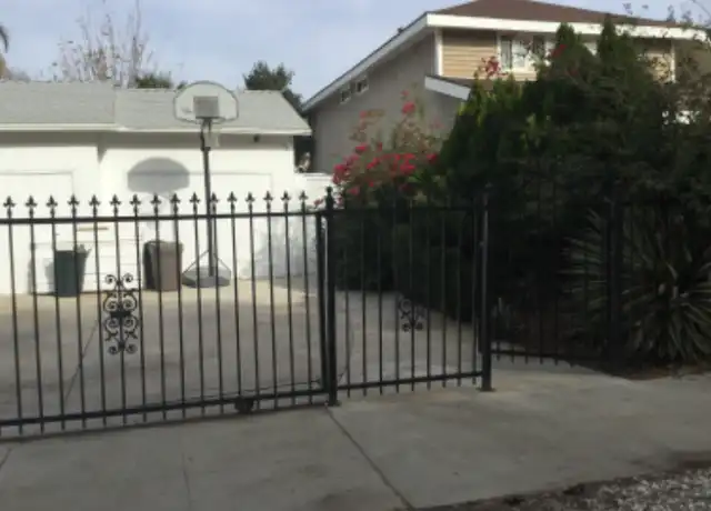 Property at 20957 Community St, Canoga Park, CA, 91304, 1 bed, 1 bath, [object Object]