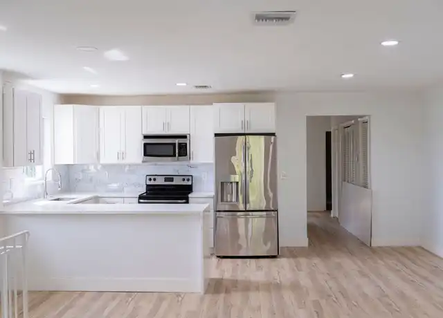 Property at 1009 S Federal Hwy Unit 201, Lake Worth Beach, FL, 33460, 2 beds, 1.5 baths, [object Object]