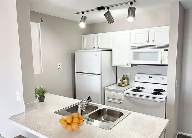 Property at Lakes at Woodmont - 10105 Woodmont Way, Perrysburg, OH, 43551, 1-2 bed, 1-1.5 bath, [object Object]