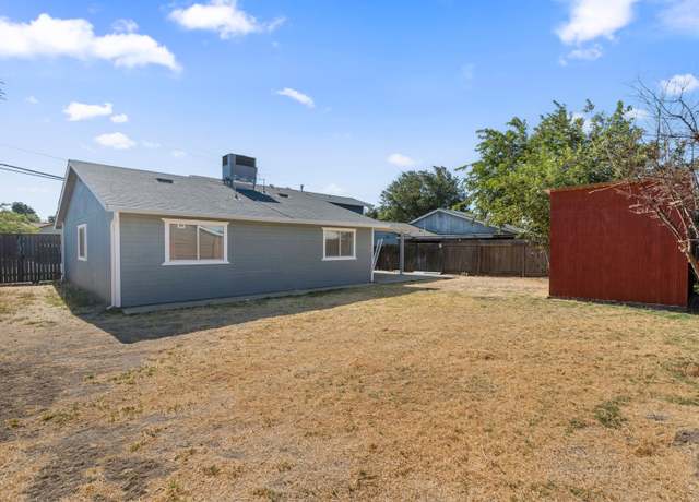 Photo of 325 North St, Los Banos, CA 93635