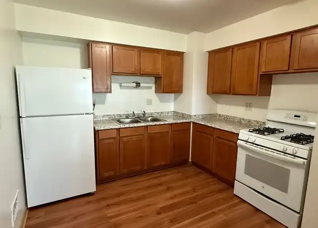 Property at 4941 S 13th St Apt 3, Milwaukee, WI, 53221, 2 beds, 1 bath, [object Object]