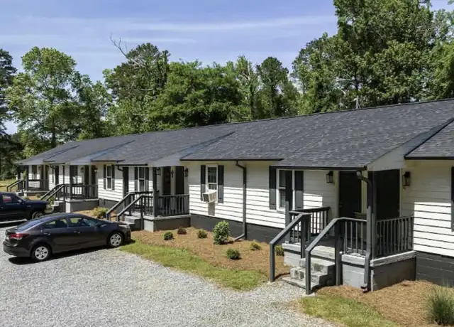 Property at 111 Sinclair Marina Rd NE Unit 14, Milledgeville, GA, 31061, 1 bed, 1 bath, [object Object]