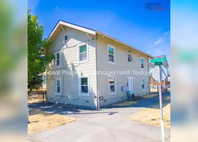 Property at 1002 S 14th St Unit 2, Tacoma, WA, 98405, 1 bed, 1 bath, [object Object]
