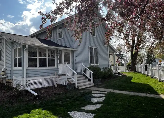 Property at 359 N Oakwood Ave, Oconomowoc, WI, 53066, 4 beds, 2 baths, [object Object]