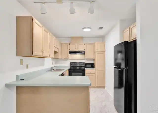 Property at 7830 Homestead Ln Unit B, Pensacola, FL, 32526, 2 beds, 2 baths, [object Object]