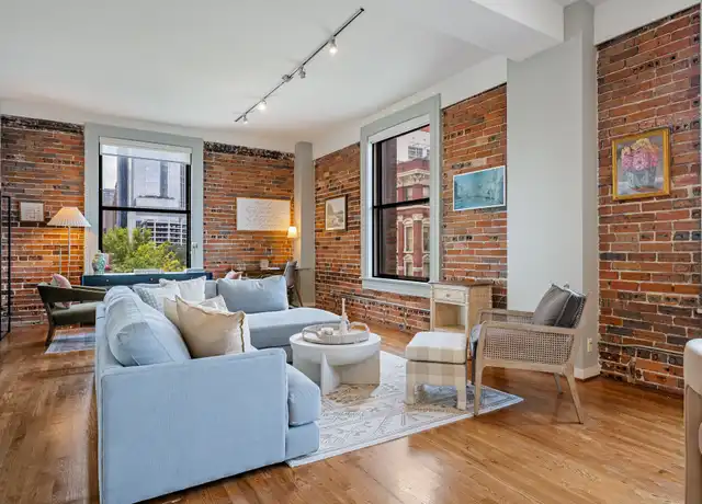 Property at 915 Franklin St Unit 3D, Houston, TX, 77002, 2 beds, 2 baths, [object Object]