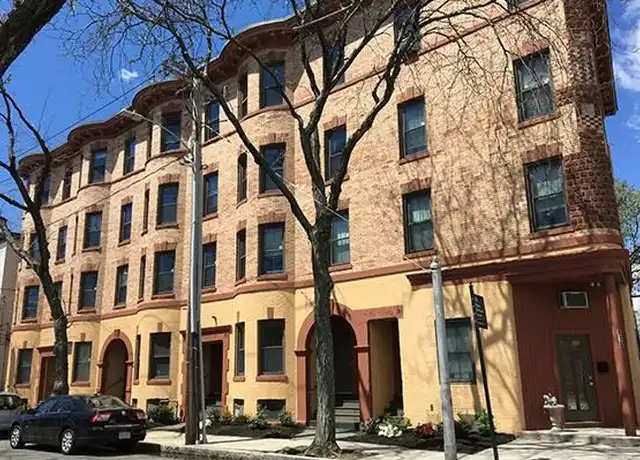 Property at 110 Willow St Unit 110-04, Cambridge, MA, 02141, 2 beds, 1 bath, [object Object]
