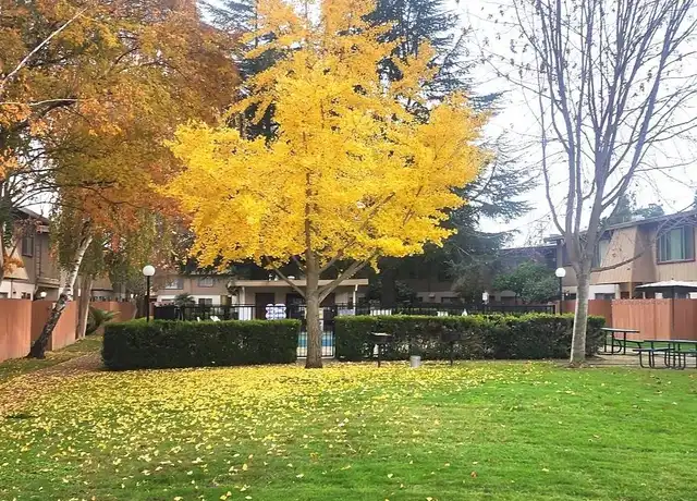 Property at Howe Manor East Apartments - 2251 Northrop Ave, Sacramento, CA, 95825, 1 bed, 1 bath, [object Object]