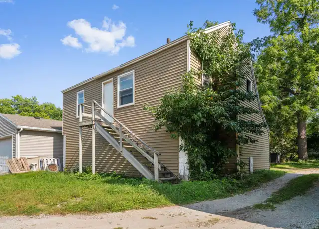 Property at 1632 Waterloo Rd Unit 4, Cedar Falls, IA, 50613, 2 beds, 1 bath, [object Object]