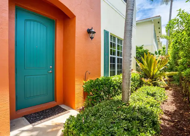 Property at 250 SW 7th Ct, Pompano Beach, FL, 33060, 3 beds, 2.5 baths, [object Object]