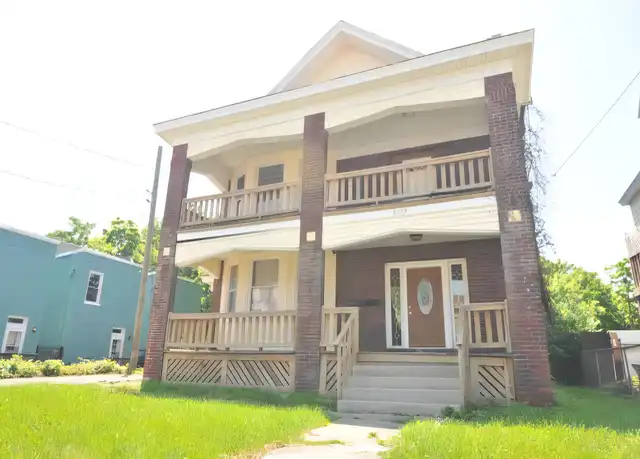 Property at 3309 W 8th St Unit 2, Cincinnati, OH, 45205, 4 beds, 2 baths, [object Object]