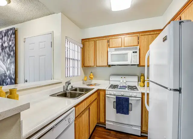 Photo of 311 N Buena Vista St, Burbank, CA 91505