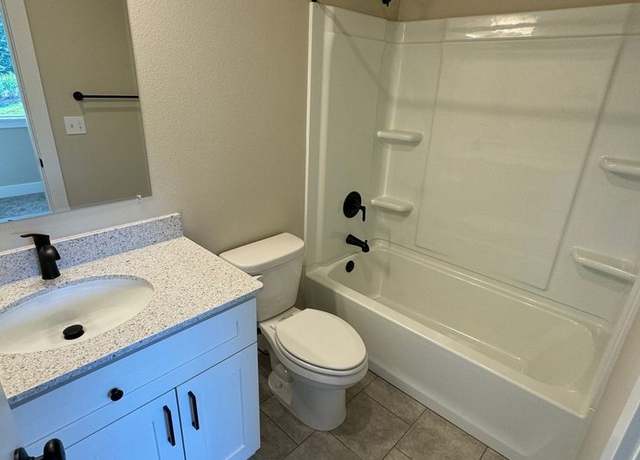 Photo of 120 Kennicott Rd Unit L-1, Chehalis, WA 98532
