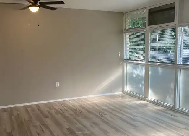 Property at 373 Walban Dr Unit 411, Painesville, OH, 44077, 2 beds, 1 bath, [object Object]