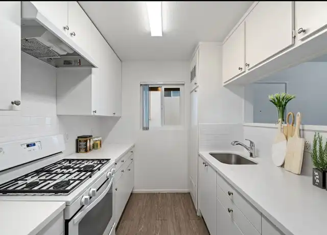 Property at 646 N Juanita Ave Unit 103, Los Angeles, CA, 90004, 2 beds, 1 bath, [object Object]