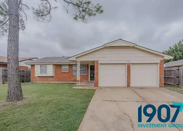 Property at 1060 NW 6th St, Moore, OK, 73160, 3 beds, 2 baths, [object Object]
