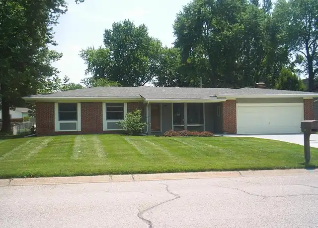 Property at 150 Cole Blvd, Saint Charles, MO, 63301, 3 beds, 2 baths, [object Object]
