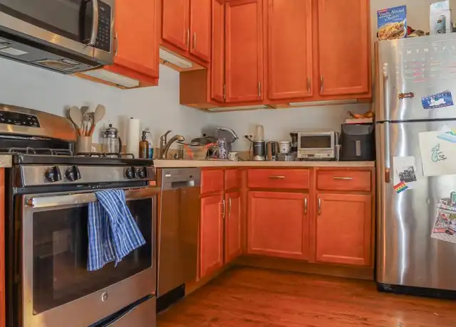 Property at 921 W Sunnyside Ave, Chicago, IL, 60640, 2 beds, 2 baths, [object Object]