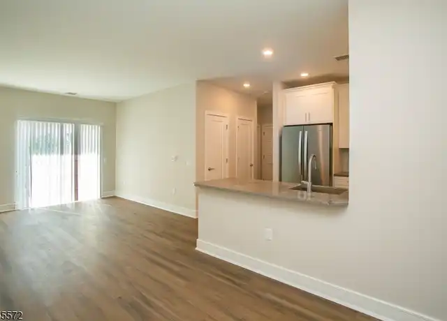 Property at 74 Passaic Ave Unit 216, Fairfield, NJ, 07004, 1 bed, 1 bath, [object Object]