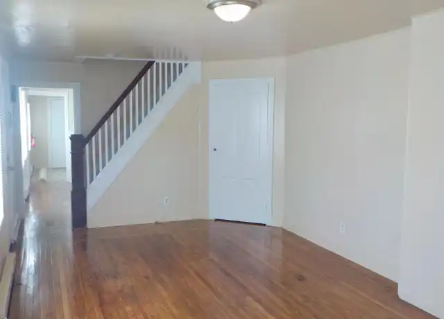 Property at 95 Chestnut St, Salem, NJ, 08079, 2 beds, 1 bath, [object Object]