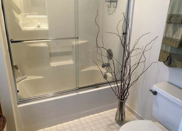 Photo of 1428 29th St, Anacortes, WA 98221