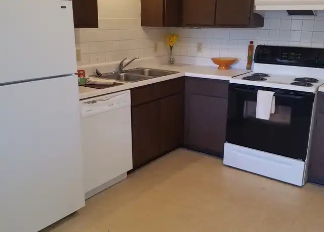 Property at 1350 E Wellington Way Unit 1330-3A, Decatur, IL, 62526, 2 beds, 1 bath, [object Object]