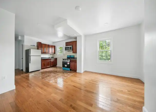 Property at 14 Yankee Pl Unit 2, Ellenville, NY, 12428, 1 bed, 1 bath, [object Object]