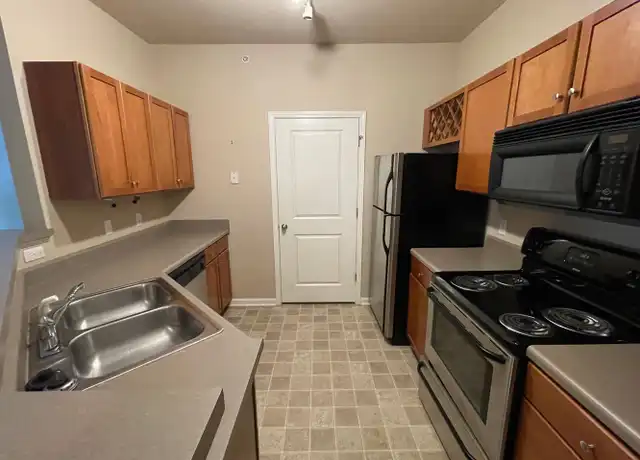 Property at 760 Walker Sq Unit 2D, Charlottesville, VA, 22903, 1 bed, 1 bath, [object Object]